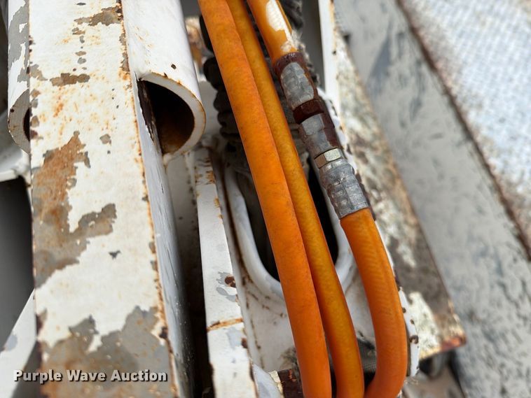 image for item EU5911 1997 Ford F800 bucket truck