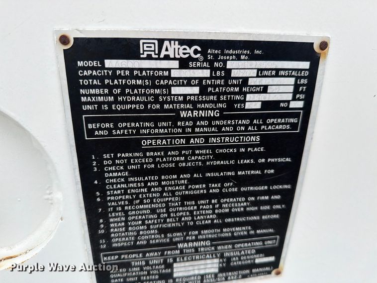 image for item EU5911 1997 Ford F800 bucket truck
