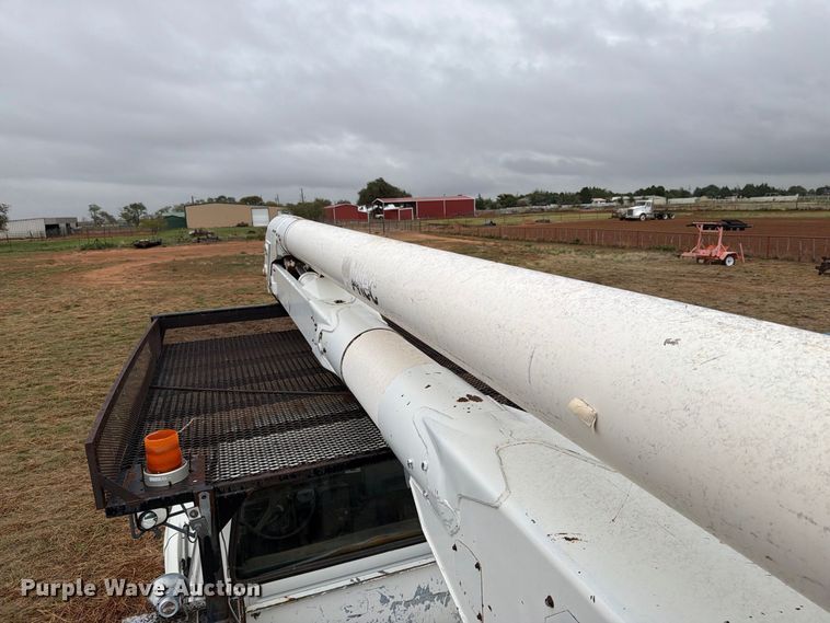 image for item EU5911 1997 Ford F800 bucket truck