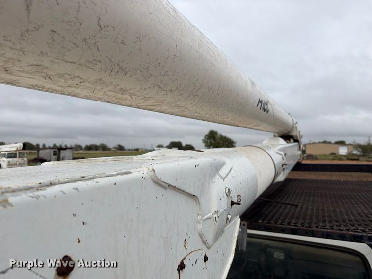 image for item EU5911 1997 Ford F800 bucket truck