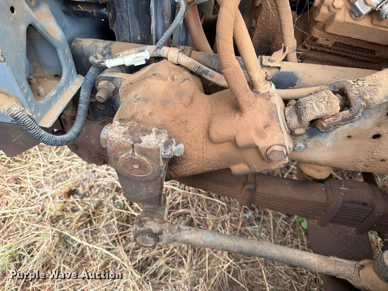 image for item EU5911 1997 Ford F800 bucket truck
