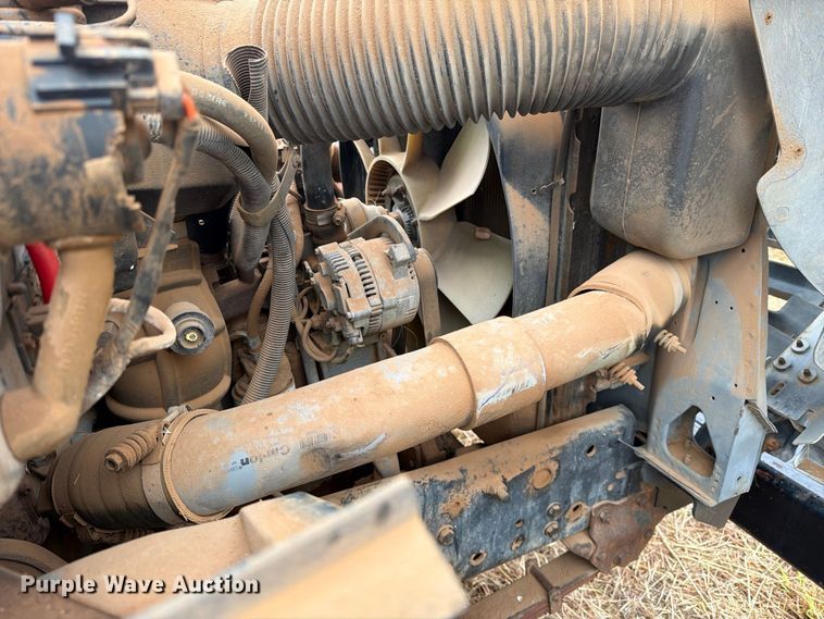image for item EU5911 1997 Ford F800 bucket truck