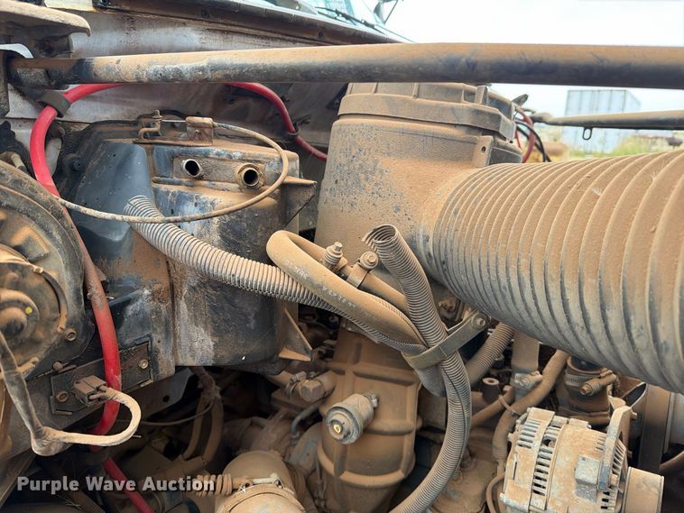 image for item EU5911 1997 Ford F800 bucket truck