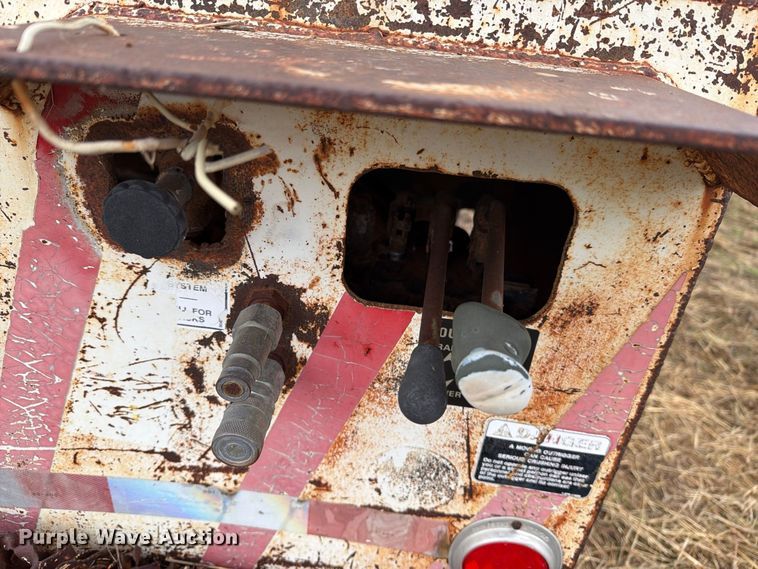 image for item EU5913 1989 Ford C8000 bucket truck