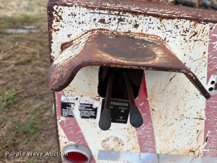 image for item EU5913 1989 Ford C8000 bucket truck
