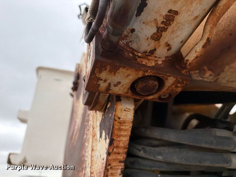 image for item EU5913 1989 Ford C8000 bucket truck