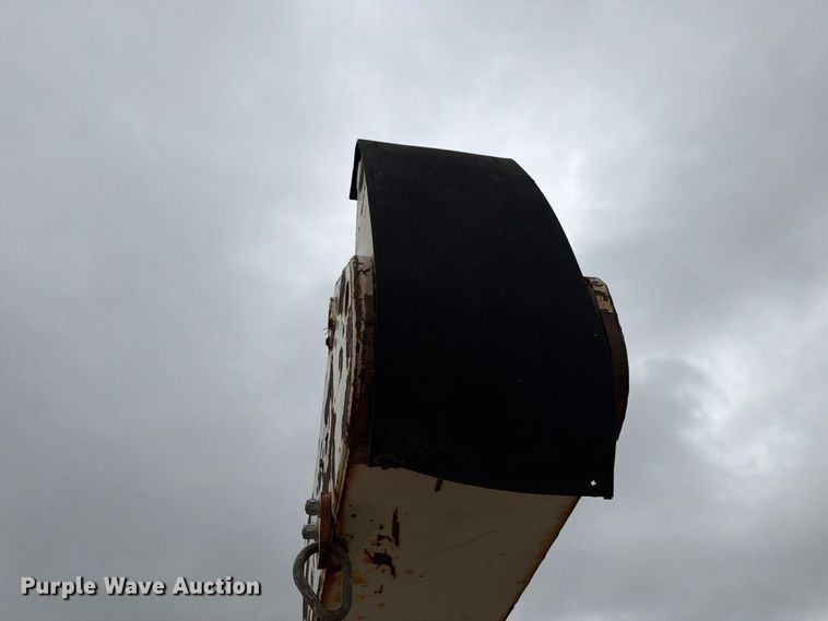 image for item EU5913 1989 Ford C8000 bucket truck