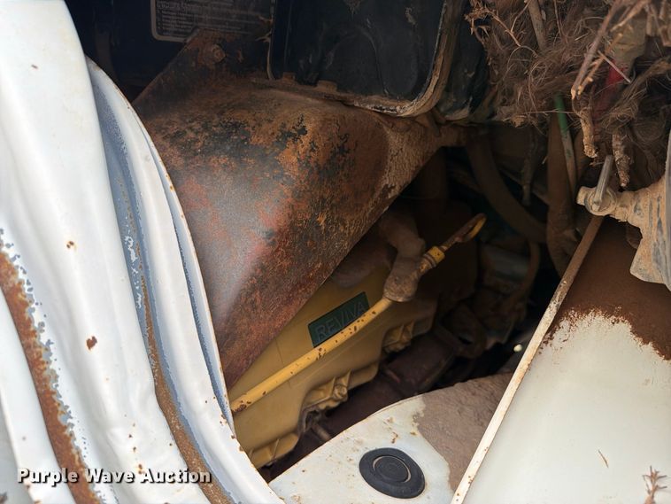 image for item EU5913 1989 Ford C8000 bucket truck