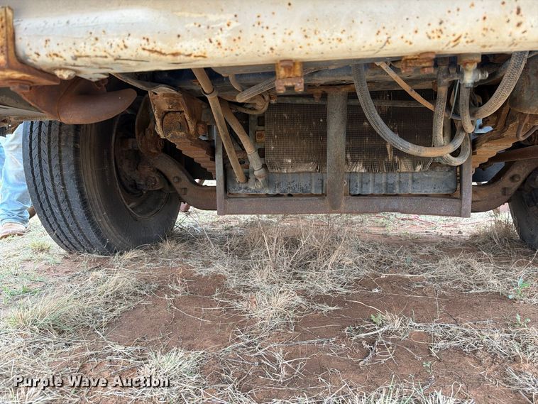image for item EU5913 1989 Ford C8000 bucket truck