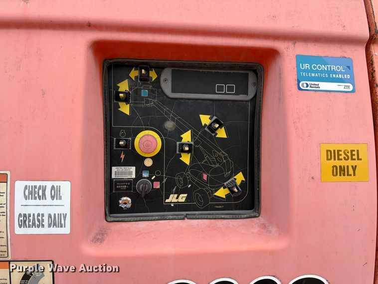 image for item EV7025 2006 JLG 600S boom lift