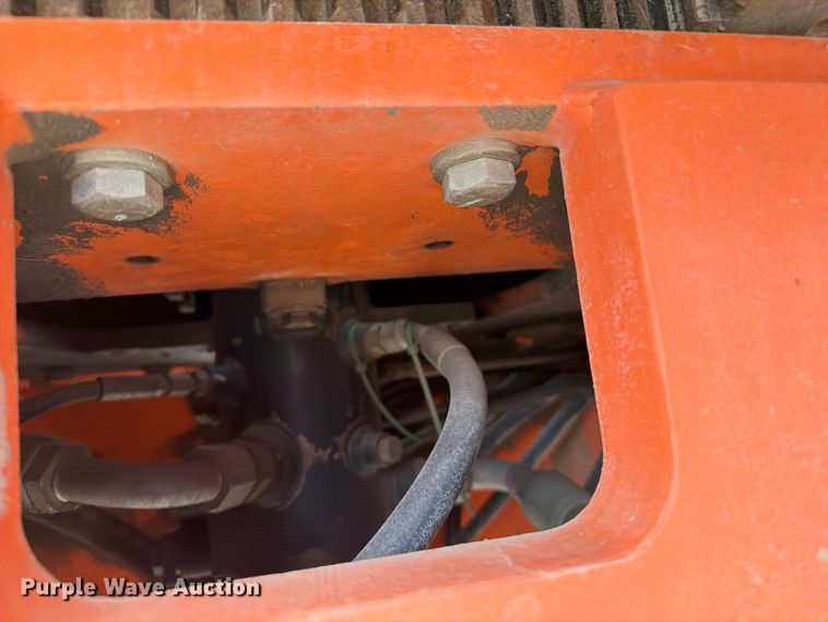 image for item EV7025 2006 JLG 600S boom lift