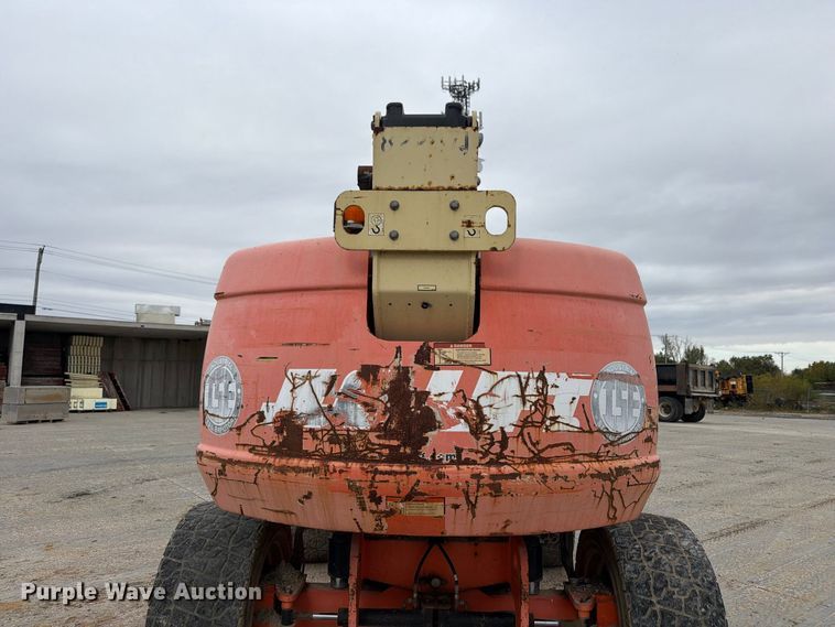 image for item EV7025 2006 JLG 600S boom lift