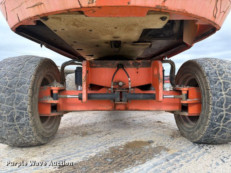 image for item EV7025 2006 JLG 600S boom lift