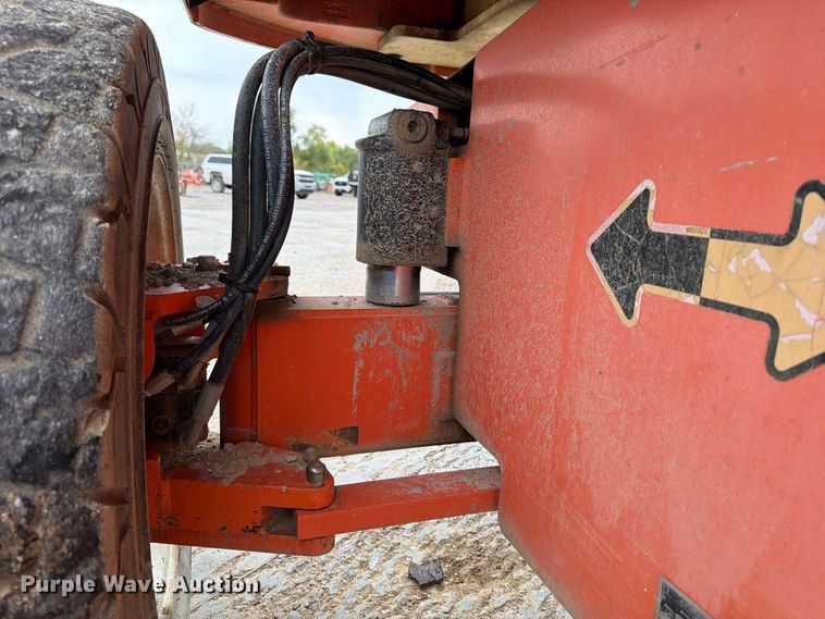image for item EV7025 2006 JLG 600S boom lift