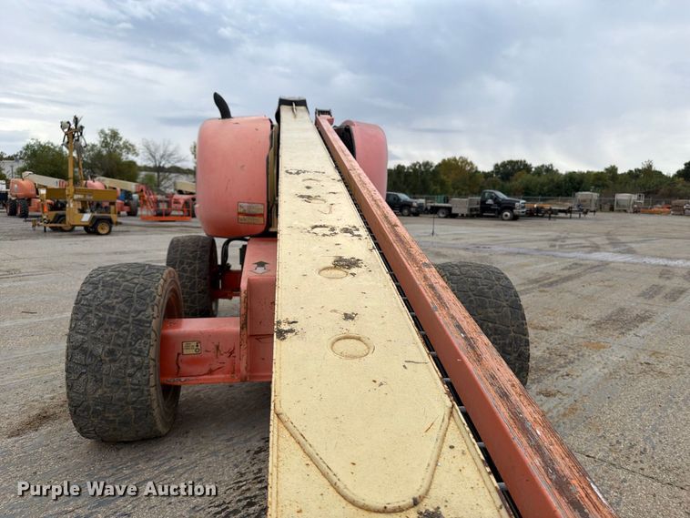 image for item EV7025 2006 JLG 600S boom lift