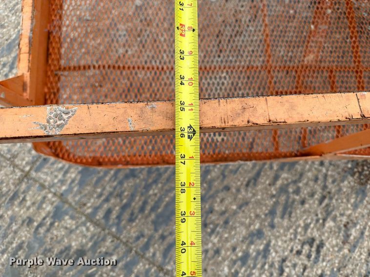 image for item EV7025 2006 JLG 600S boom lift