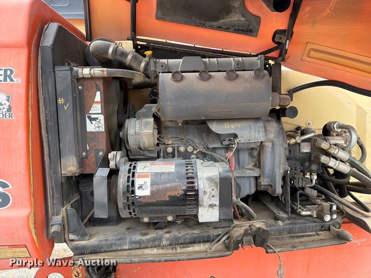 image for item EV7025 2006 JLG 600S boom lift