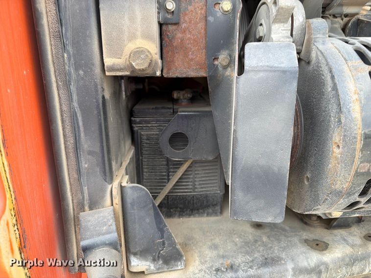 image for item EV7025 2006 JLG 600S boom lift
