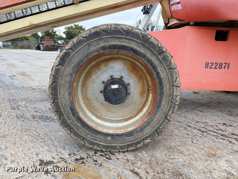 image for item EV7025 2006 JLG 600S boom lift