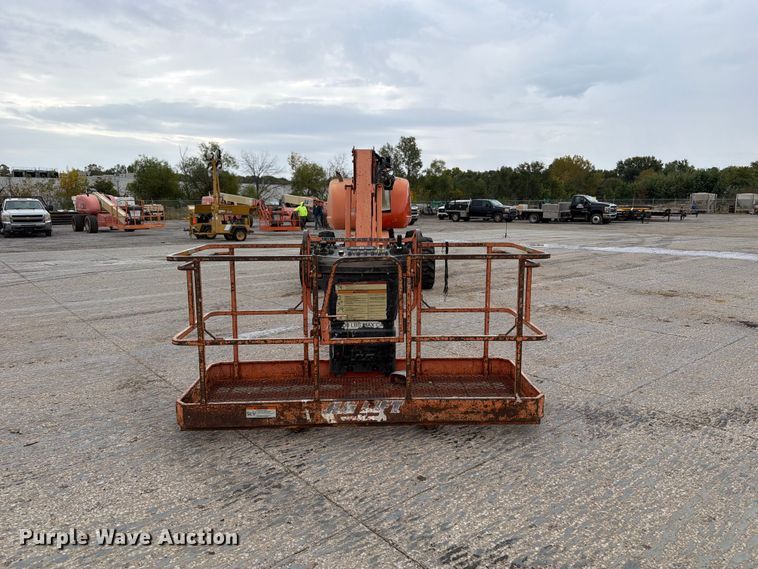 image for item EV7026 2000 JLG 660SJ boom lift