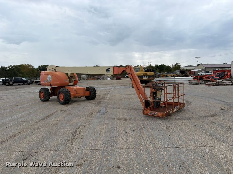 image for item EV7026 2000 JLG 660SJ boom lift