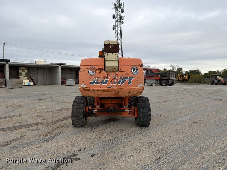 image for item EV7026 2000 JLG 660SJ boom lift