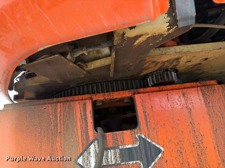 image for item EV7026 2000 JLG 660SJ boom lift