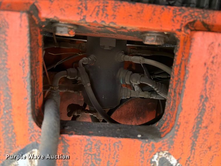 image for item EV7026 2000 JLG 660SJ boom lift