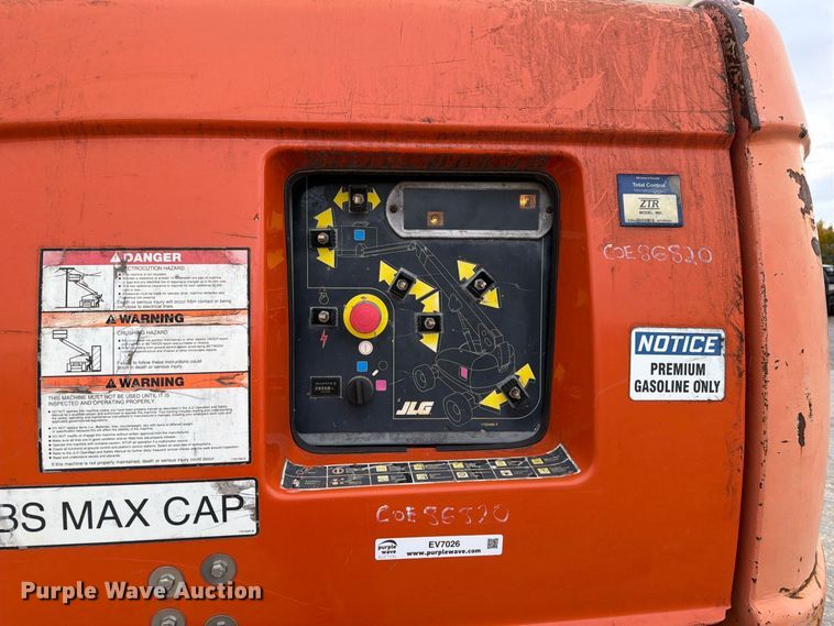 image for item EV7026 2000 JLG 660SJ boom lift