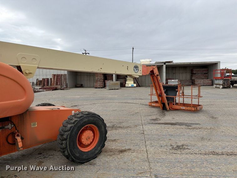 image for item EV7026 2000 JLG 660SJ boom lift