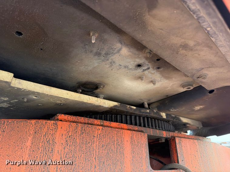 image for item EV7026 2000 JLG 660SJ boom lift