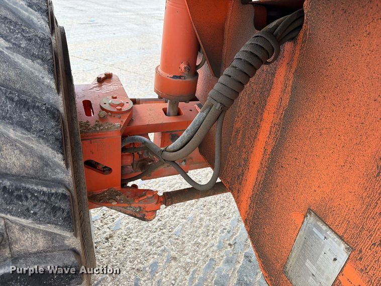 image for item EV7026 2000 JLG 660SJ boom lift