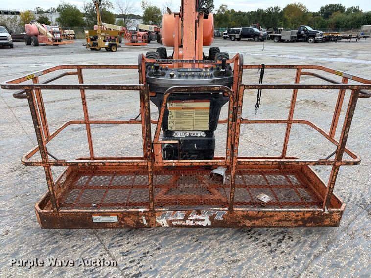 image for item EV7026 2000 JLG 660SJ boom lift