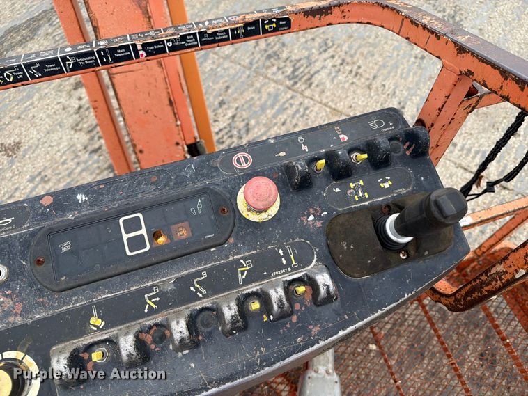 image for item EV7026 2000 JLG 660SJ boom lift