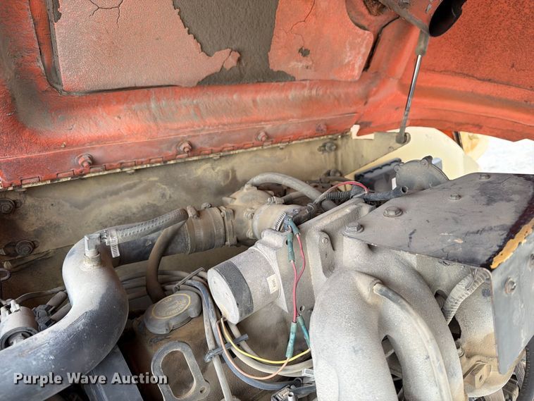 image for item EV7026 2000 JLG 660SJ boom lift