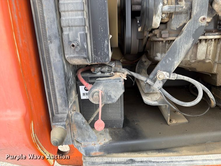 image for item EV7026 2000 JLG 660SJ boom lift