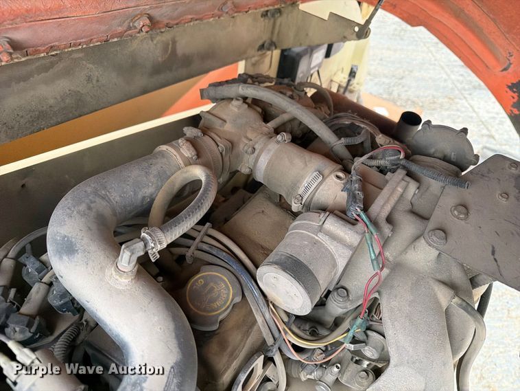 image for item EV7026 2000 JLG 660SJ boom lift