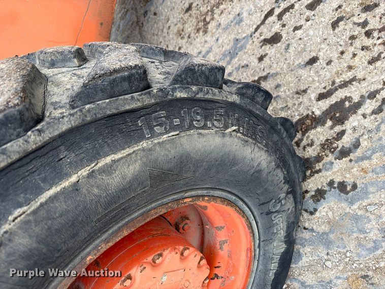 image for item EV7026 2000 JLG 660SJ boom lift