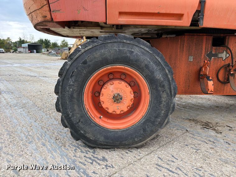 image for item EV7026 2000 JLG 660SJ boom lift