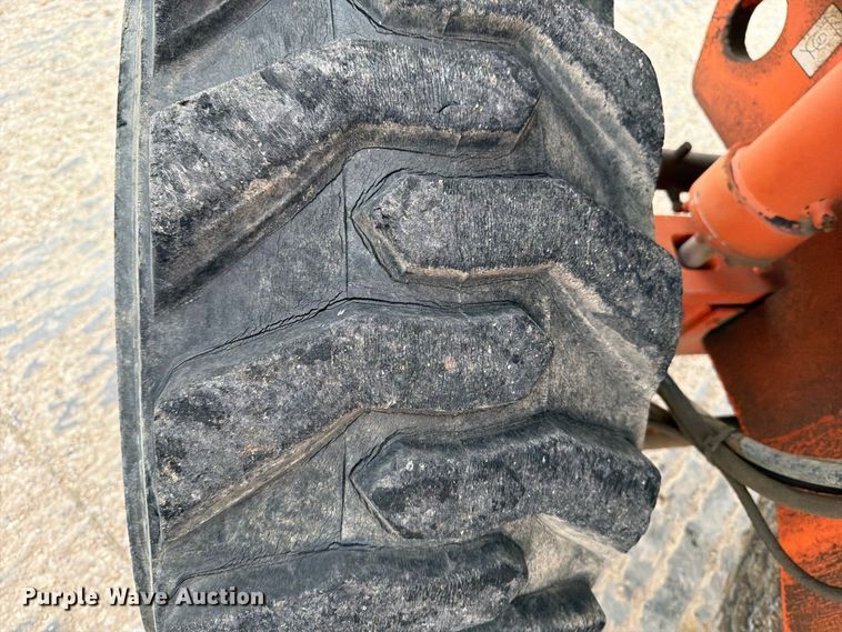 image for item EV7026 2000 JLG 660SJ boom lift