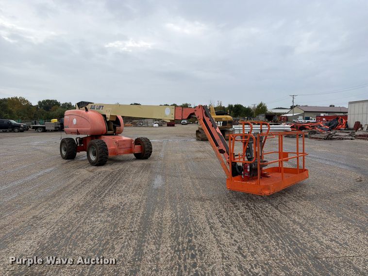 image for item EV7027 2005 JLG 660SJ boom lift