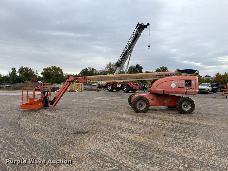 image for item EV7027 2005 JLG 660SJ boom lift