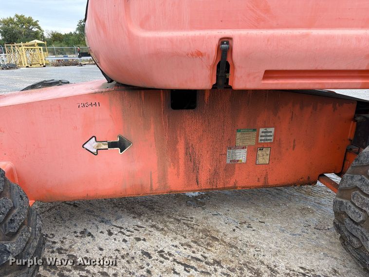 image for item EV7027 2005 JLG 660SJ boom lift