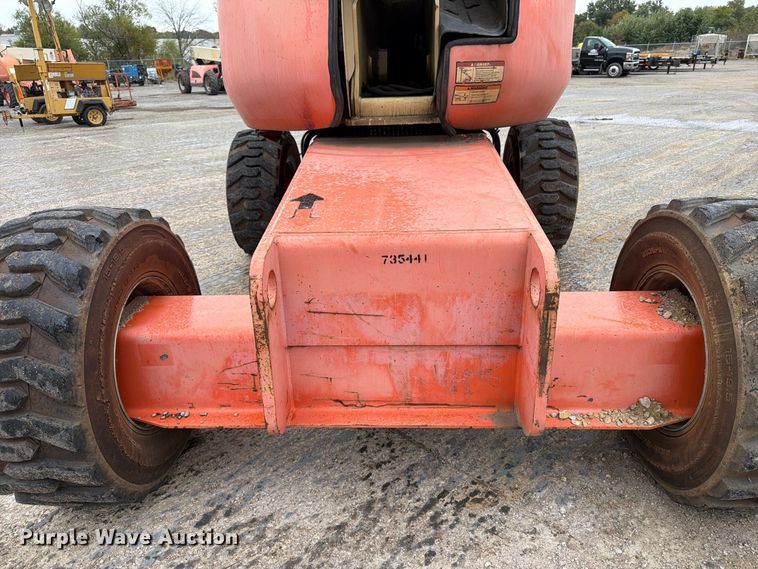 image for item EV7027 2005 JLG 660SJ boom lift