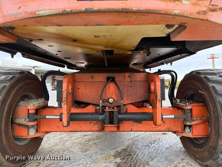 image for item EV7027 2005 JLG 660SJ boom lift