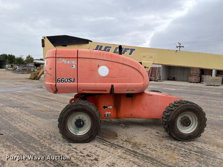 image for item EV7027 2005 JLG 660SJ boom lift