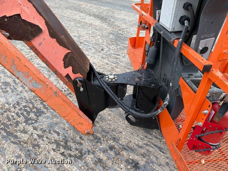 image for item EV7027 2005 JLG 660SJ boom lift
