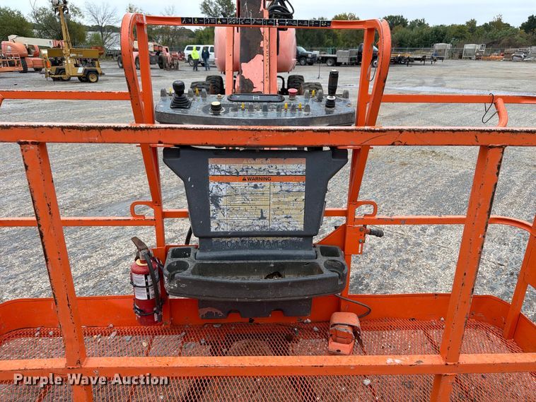 image for item EV7027 2005 JLG 660SJ boom lift