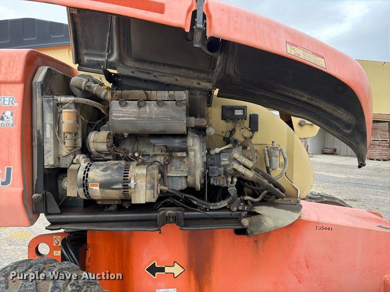 image for item EV7027 2005 JLG 660SJ boom lift