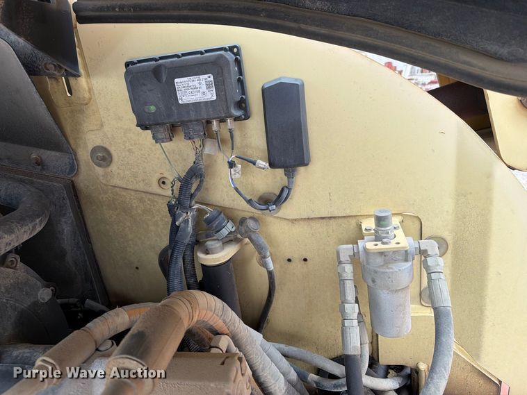 image for item EV7027 2005 JLG 660SJ boom lift